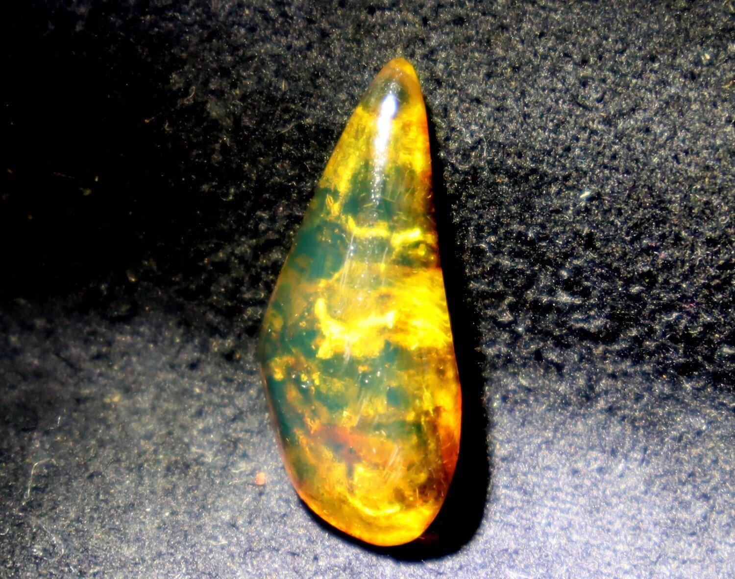 Lovely Natural Dominican Clear Green Blue Amber Polished Stone 22mm – photo 6