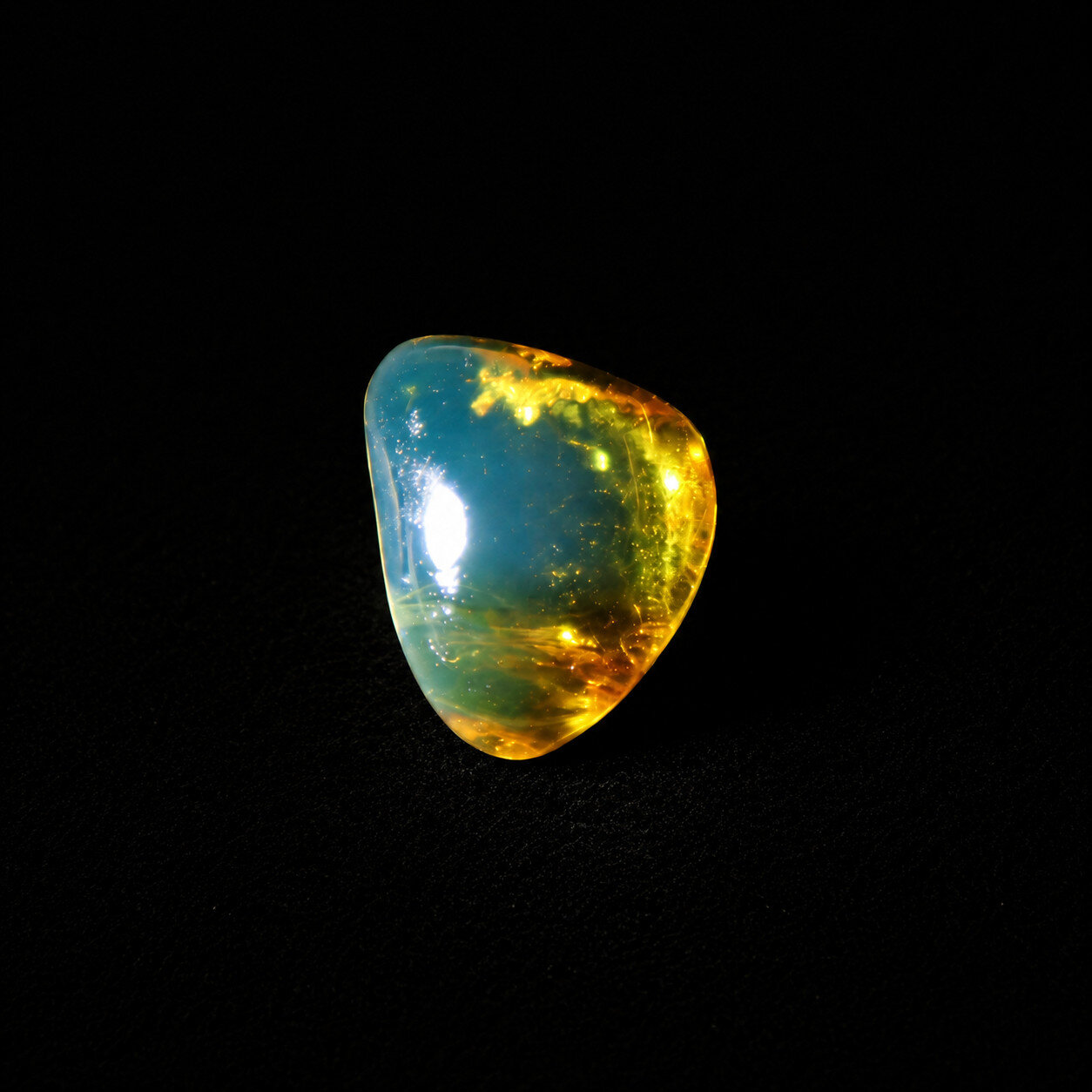 Statement Gift Blue Amber Polished Stone 16mm – photo 4