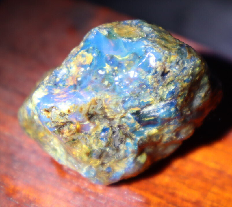 Beautiful Natural Dominican Clear Sky Blue Amber Rough Specimen 41mm 17.1g – photo 6
