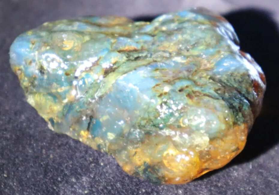 Beautiful Natural Dominican Clear Green Blue Amber Rough Specimen 53mm 31g – photo 8