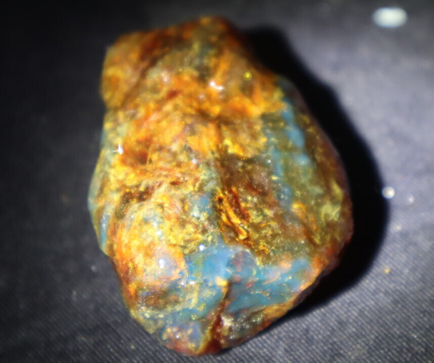 Beautiful Natural Dominican Clear Sky Blue Amber Rough Specimen 52mm 24g – photo 3