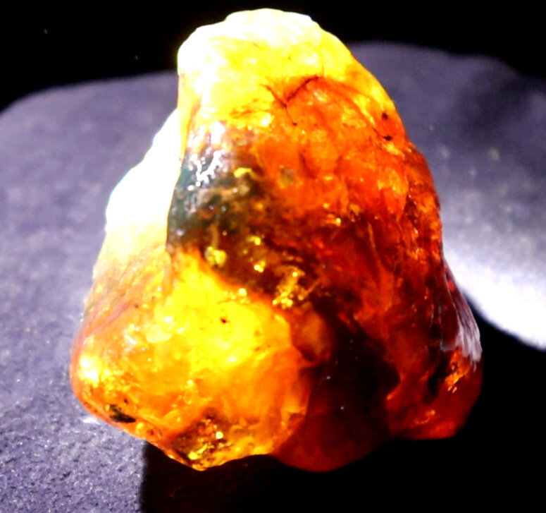 Exquisite Natural Dominican Translucent Green Blue Amber Rough Specimen 50mm 42g – photo 5