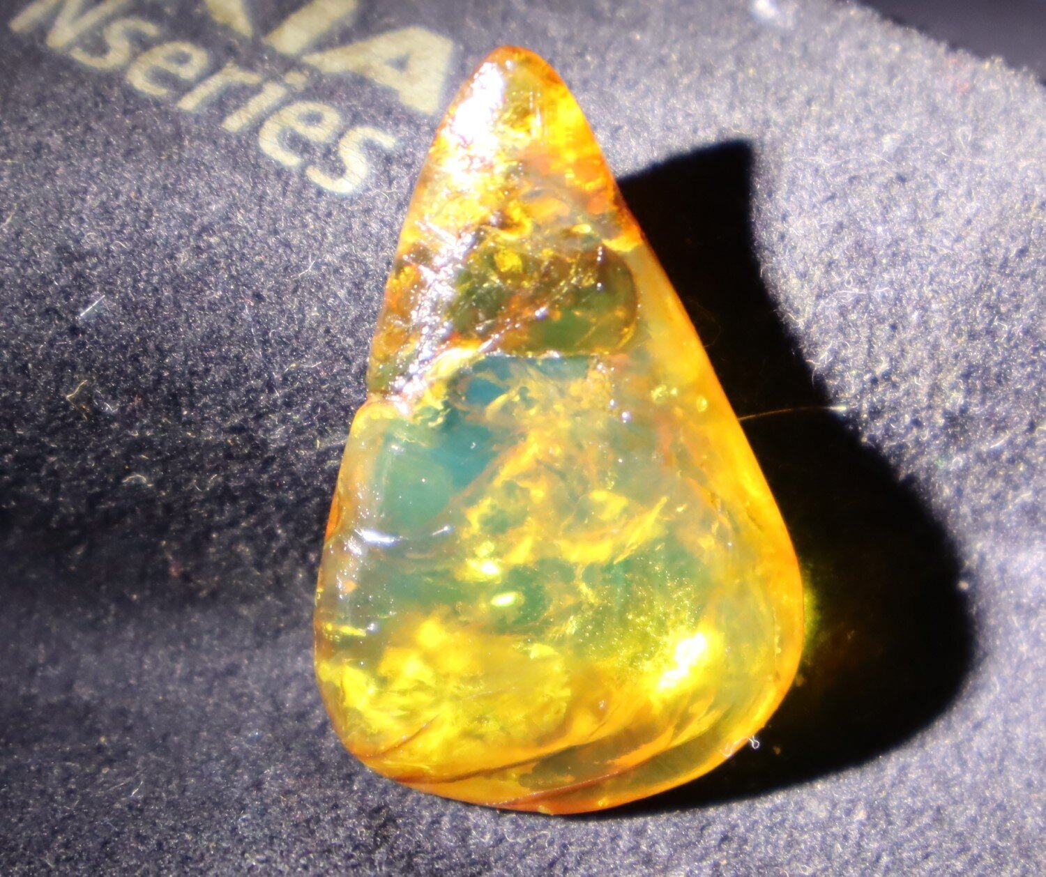 Charming Design Natural Dominican Clear Light Blue Amber Polished Stone 32mm – photo 5