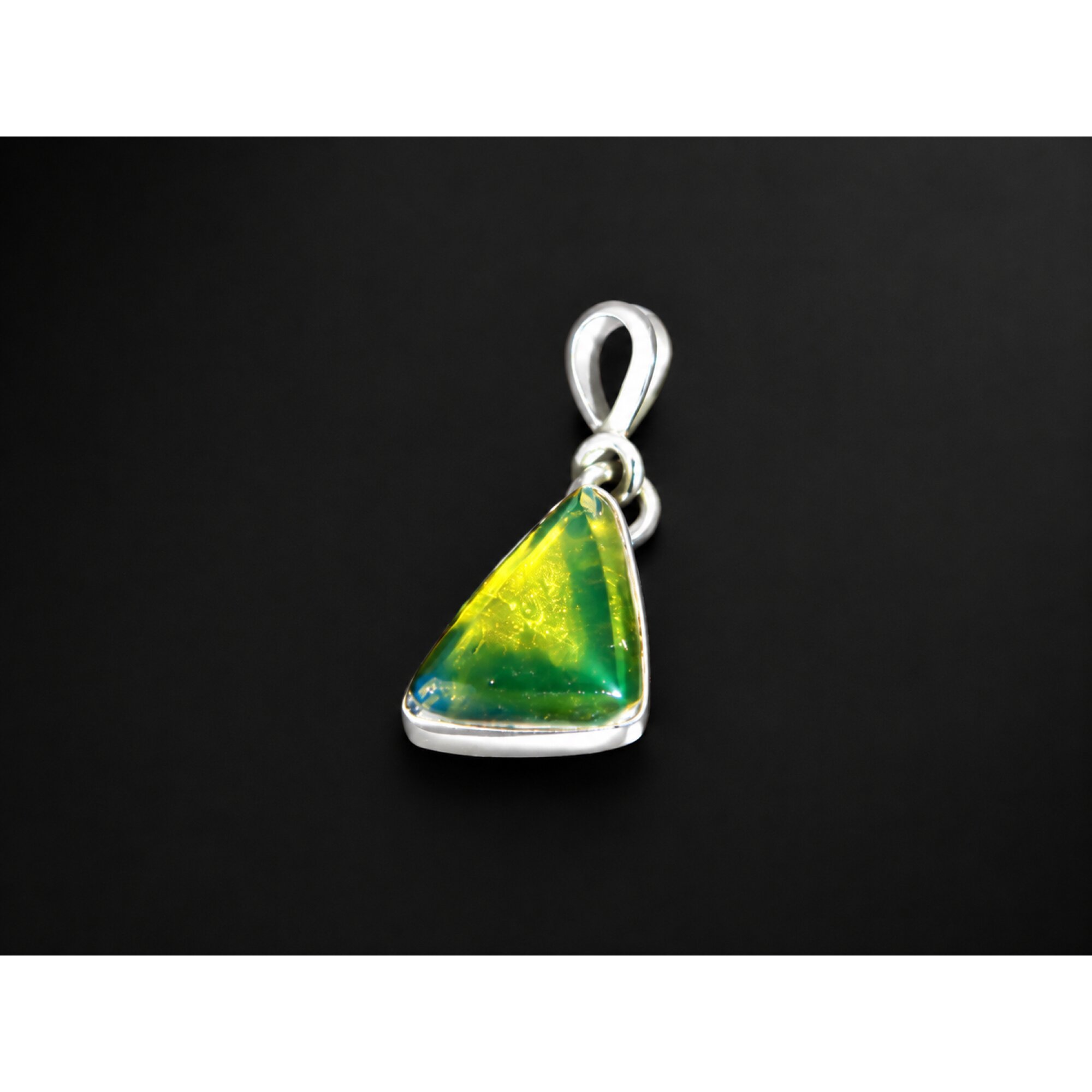 Natural Dominican Green Amber Pendant 925 Sterling Silver 23 mm triangle yellow – photo 4