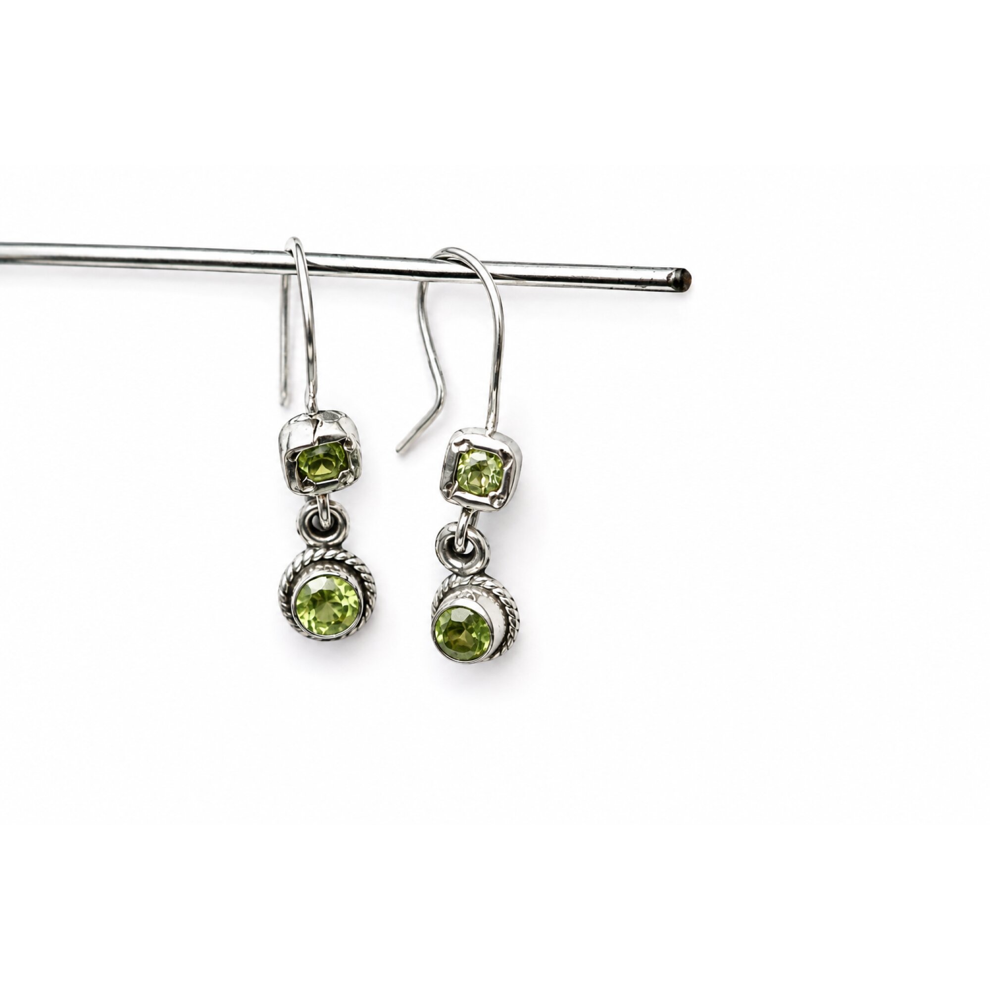 Clear OLIVE green Peridot round 18k Gold Plated On Sterling Earrings 28 mm – photo 3