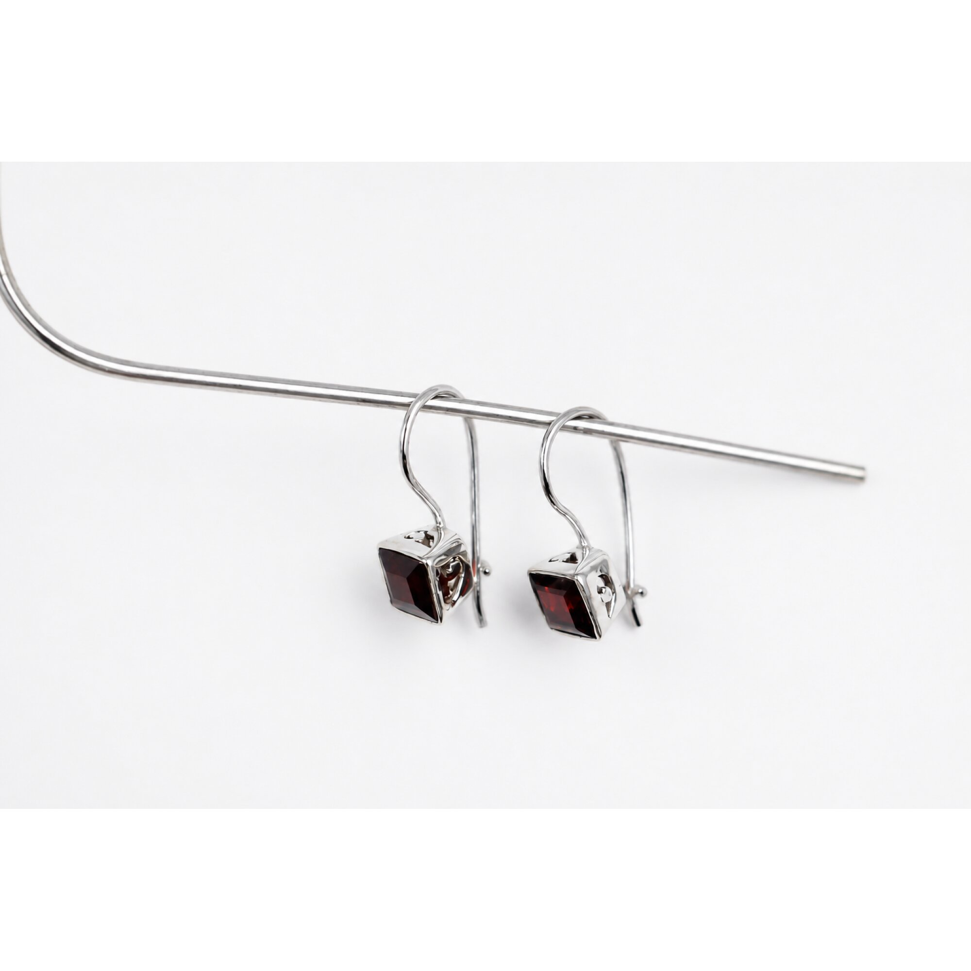 Clear red garnet rectangle 925 Sterling Silver Earrings 21 mm – photo 5