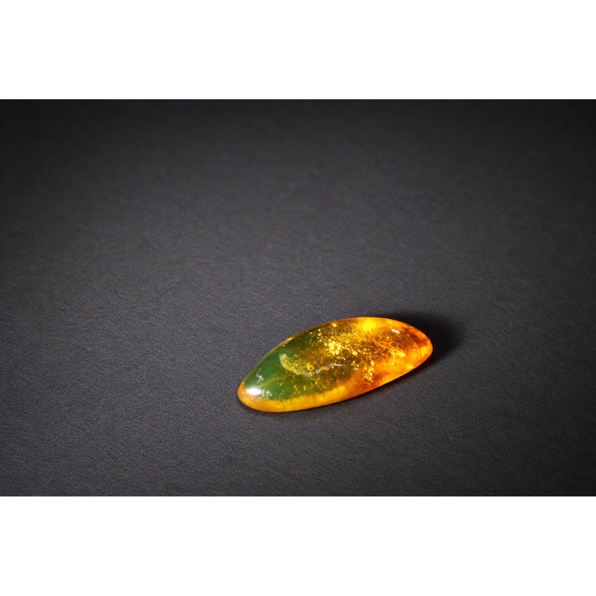 Real yellow Dominican amber true bug stone 25mm – photo 9