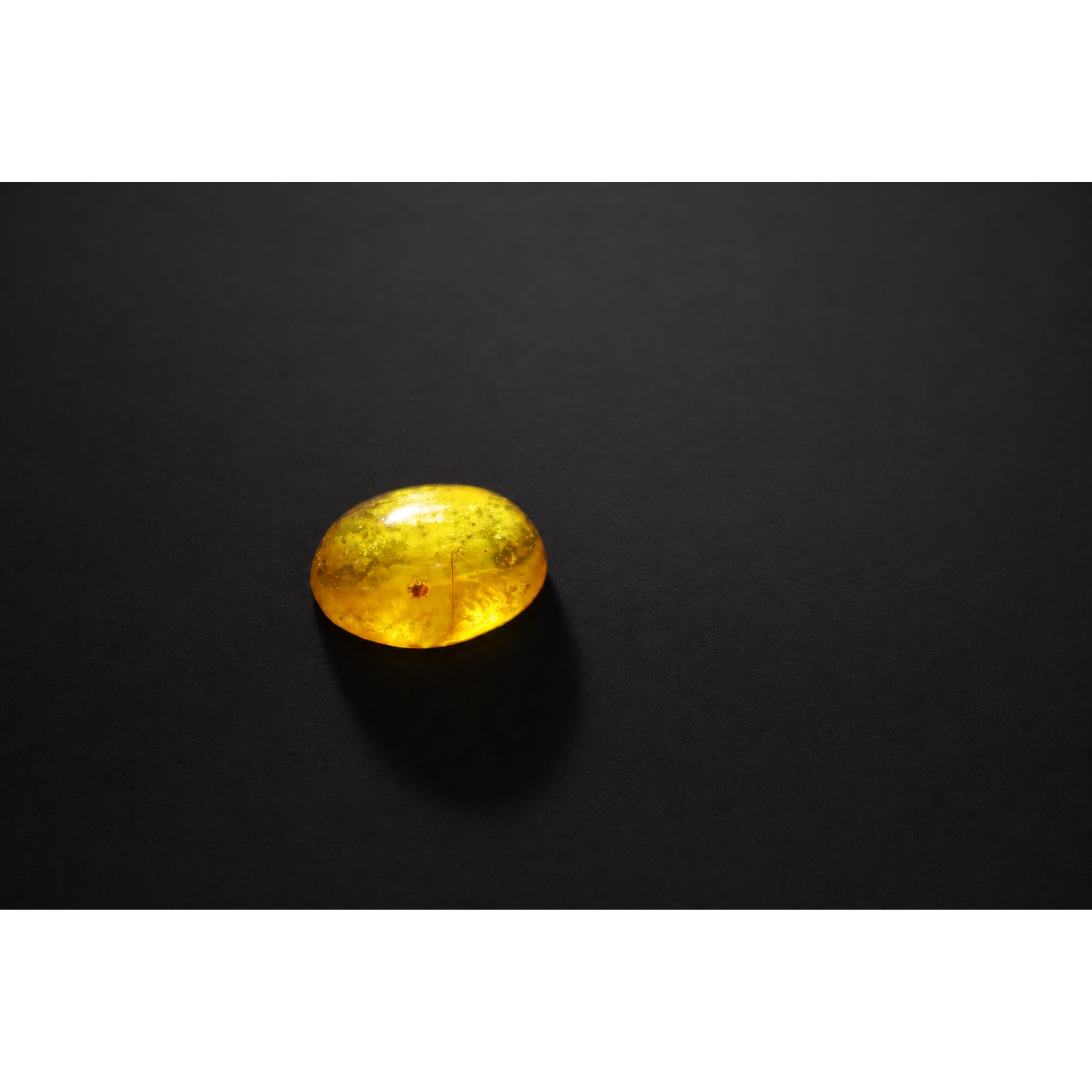 Genuine yellow Dominican amber spider or scorpion insect stone 18mm – photo 5