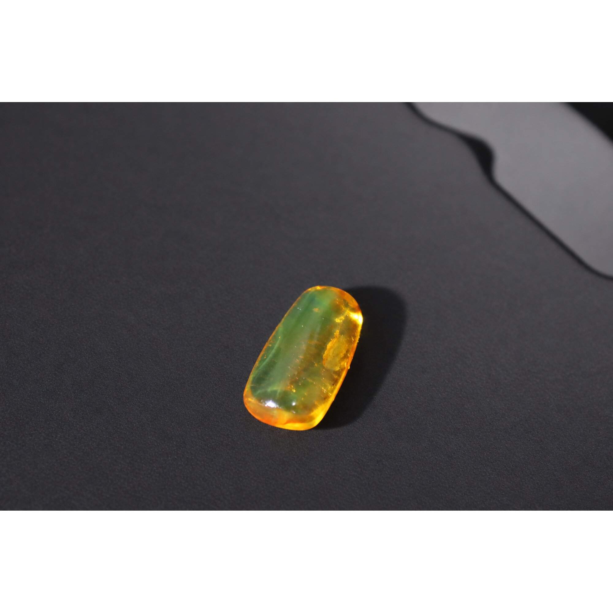 Genuine yellow Dominican amber small rove beetle insect stone 20mm – photo 13