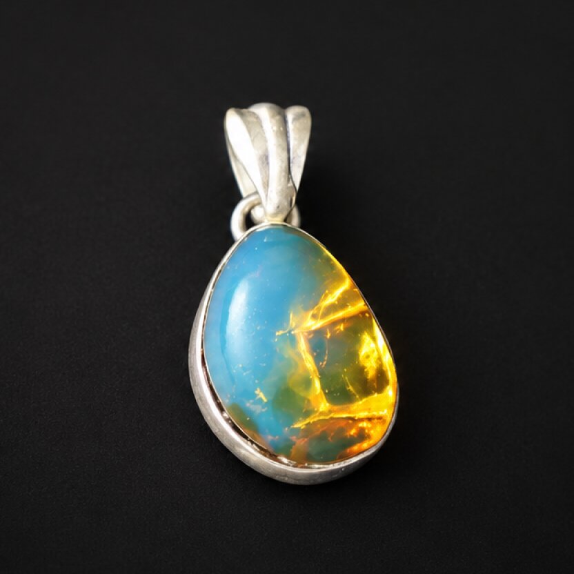 Genuine handcrafted sky blue Dominican amber sterling silver pendant 25mm