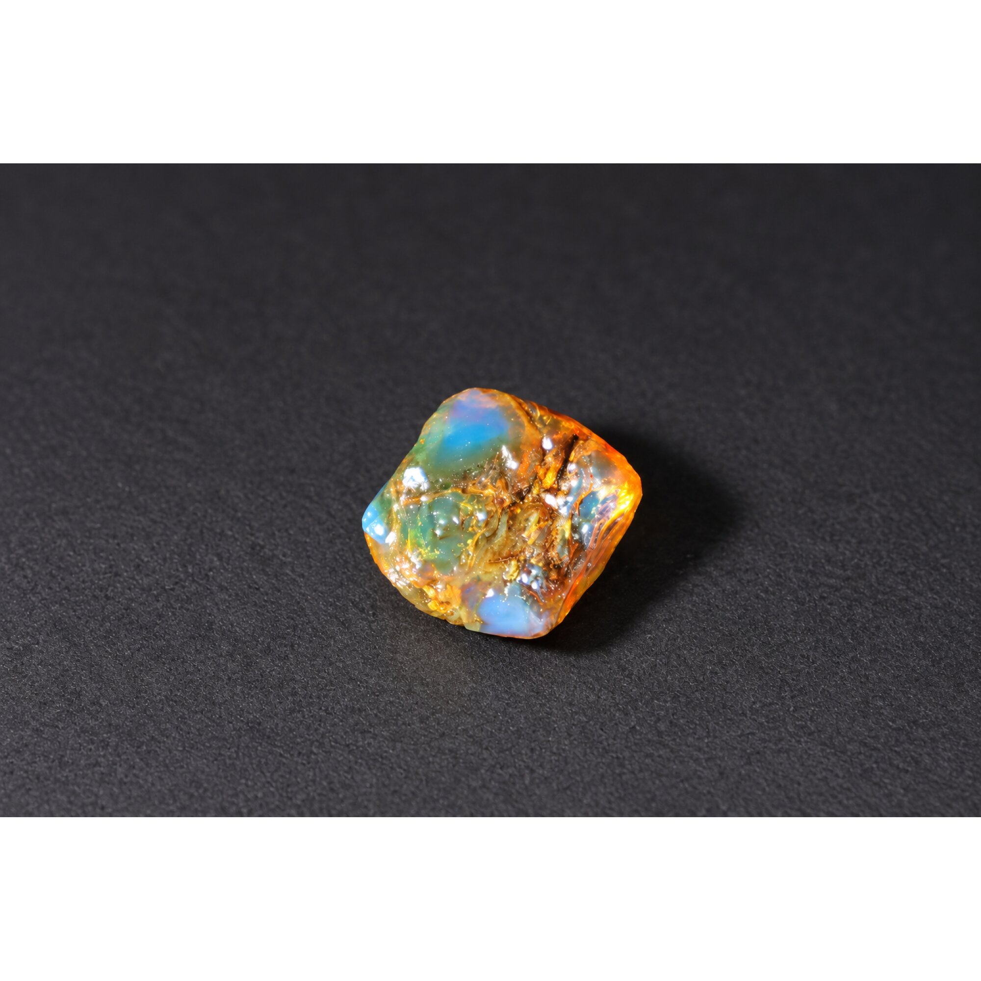 Authentic sky blue rough specimen Dominican amber 20mm – photo 3