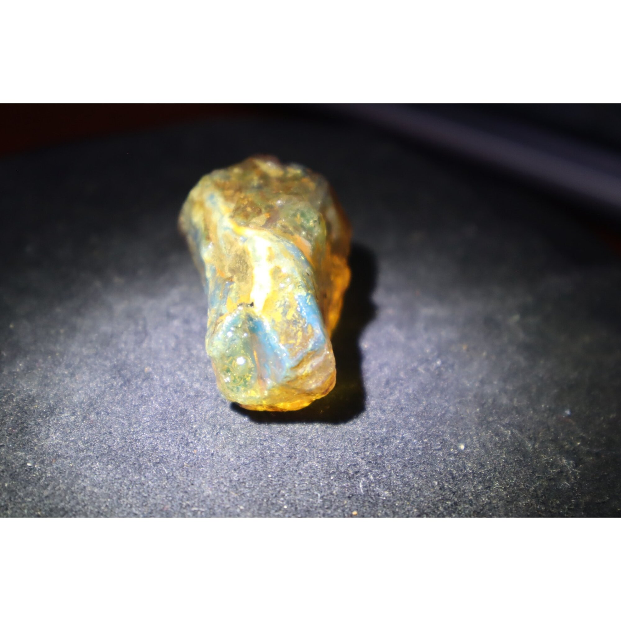Authentic light green blue rough specimen Dominican amber 46mm – photo 12