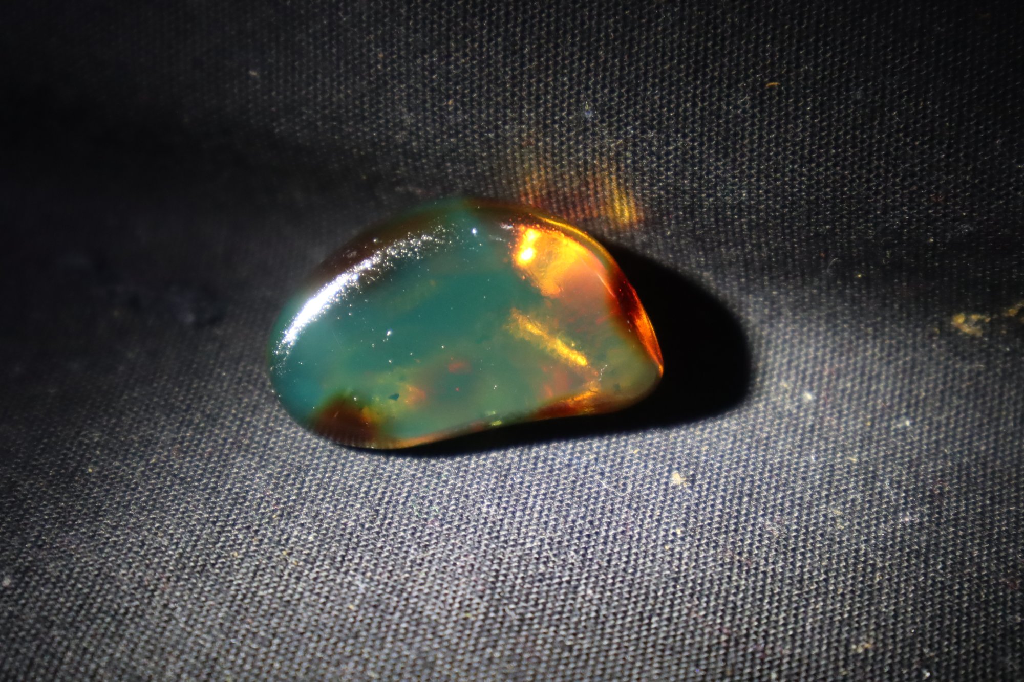 Genuine deep blue polished Dominican amber 30mm – photo 10