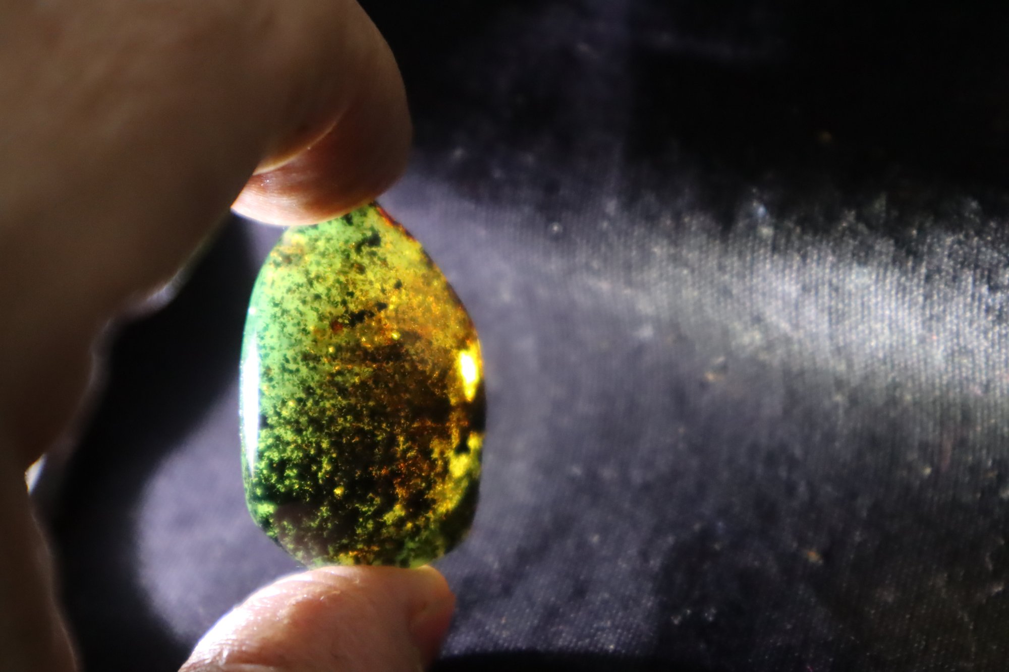 Earth mined cognac green polished Dominican amber 35mm – photo 17