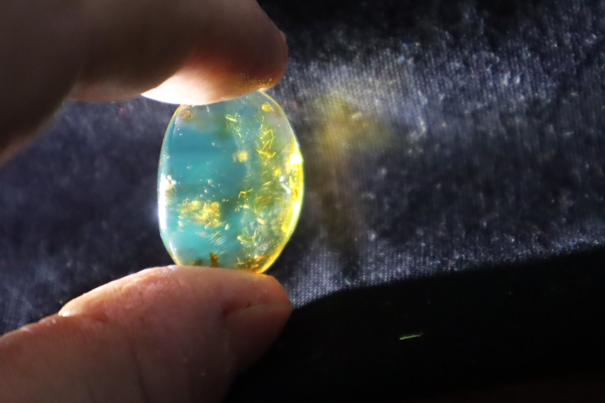 Earth mined olive green polished Dominican amber 28mm – photo 4