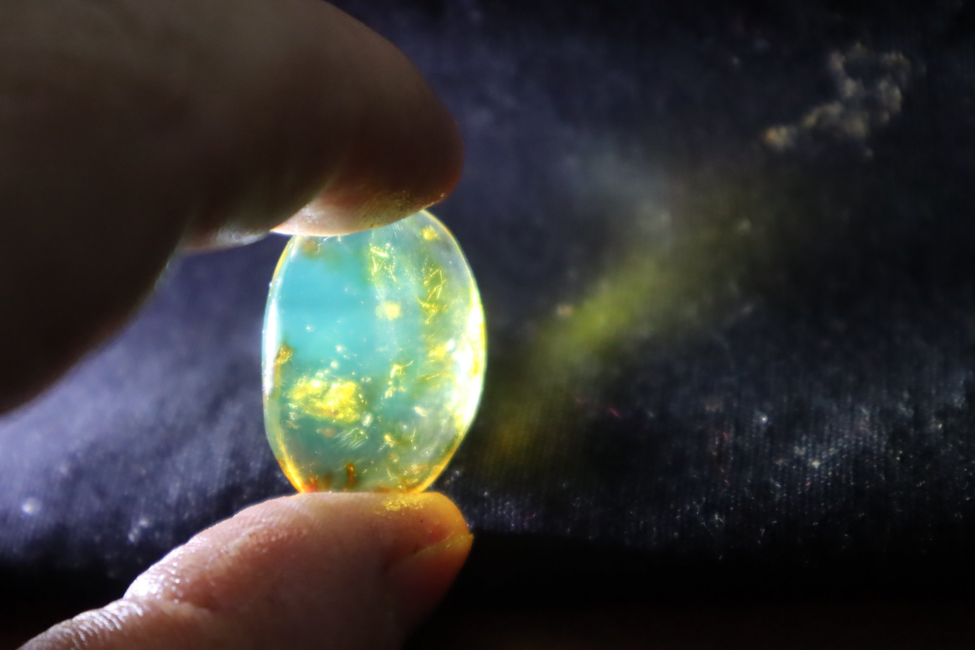 Earth mined olive green polished Dominican amber 28mm – photo 12