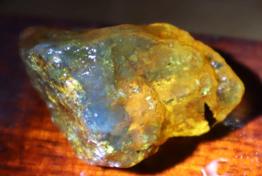 Exquisite Natural Dominican Crystal Clear Yellow Blue Amber Rough Specimen 46mm – photo 5