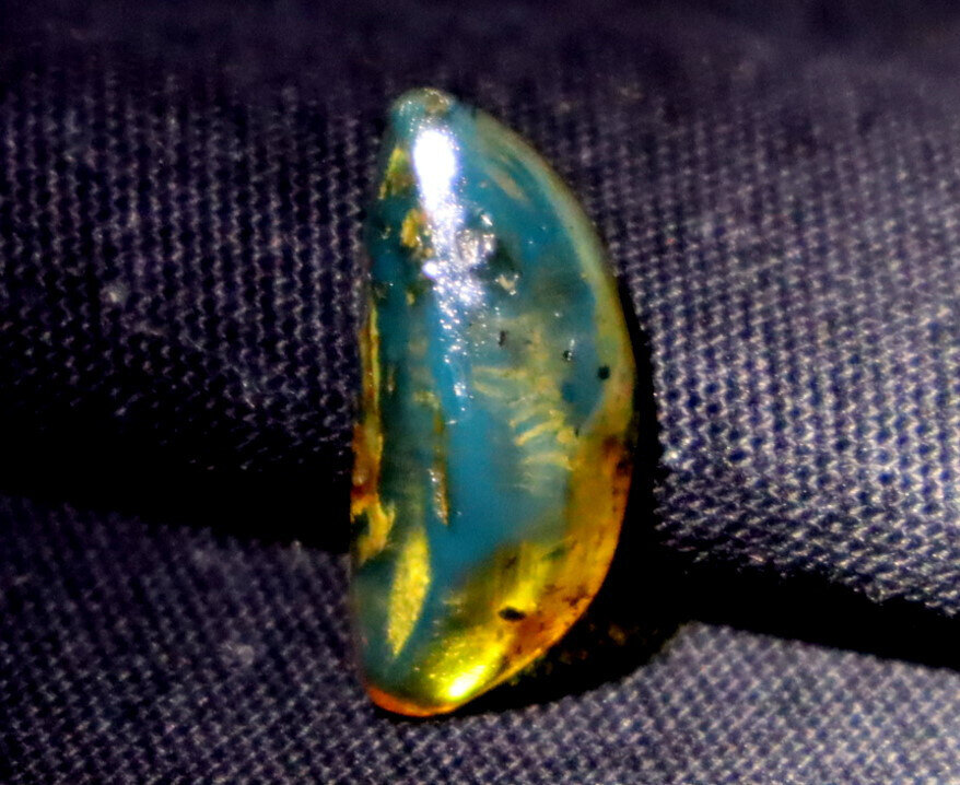 Natural Dominican Clear Sky Blue Amber Polished Stone 20mm – photo 7