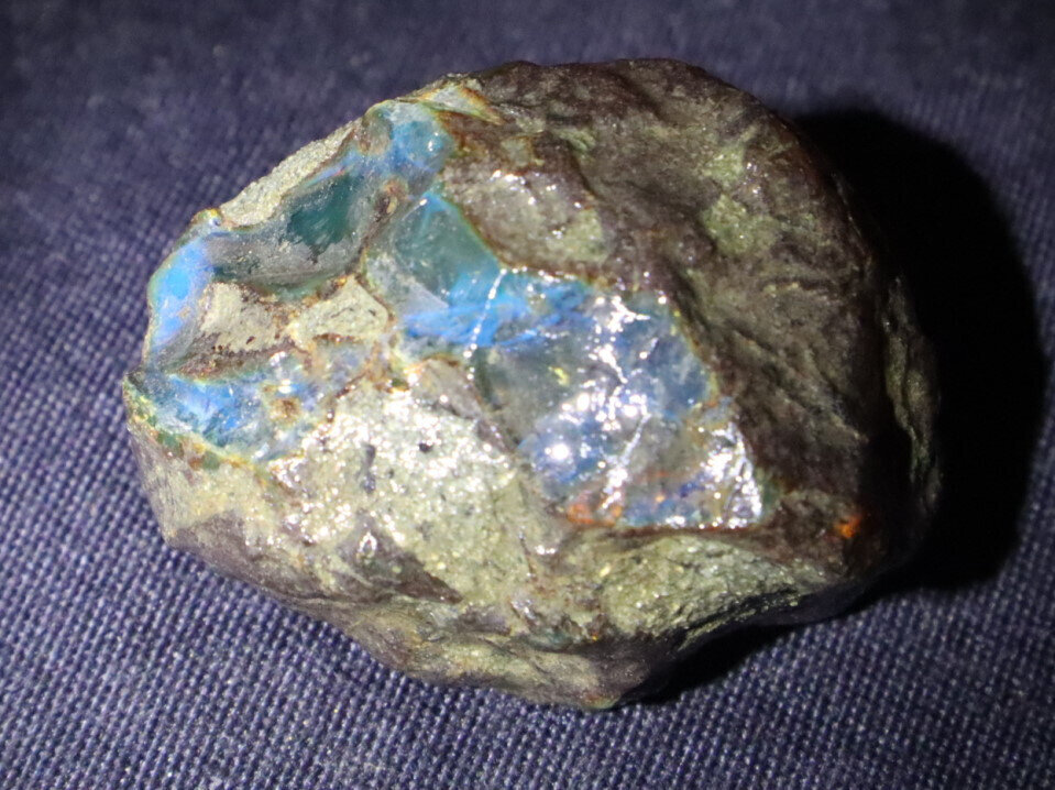 Beautiful Natural Dominican Clear Green Blue Amber Rough Specimen 40mm 22g – photo 2