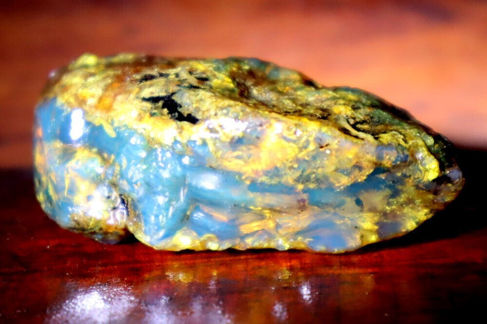 Beautiful Natural Dominican Clear Light Blue Amber Rough Specimen 47mm 12.5g – photo 3