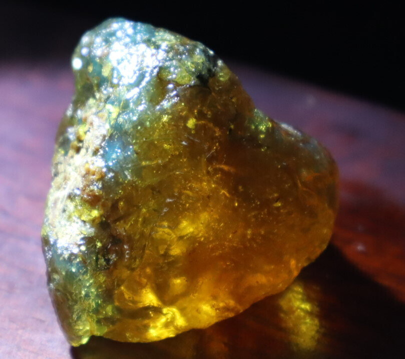 Exquisite Natural Dominican Clear Golden Blue Amber Rough Specimen 37mm 16.8g – photo 13