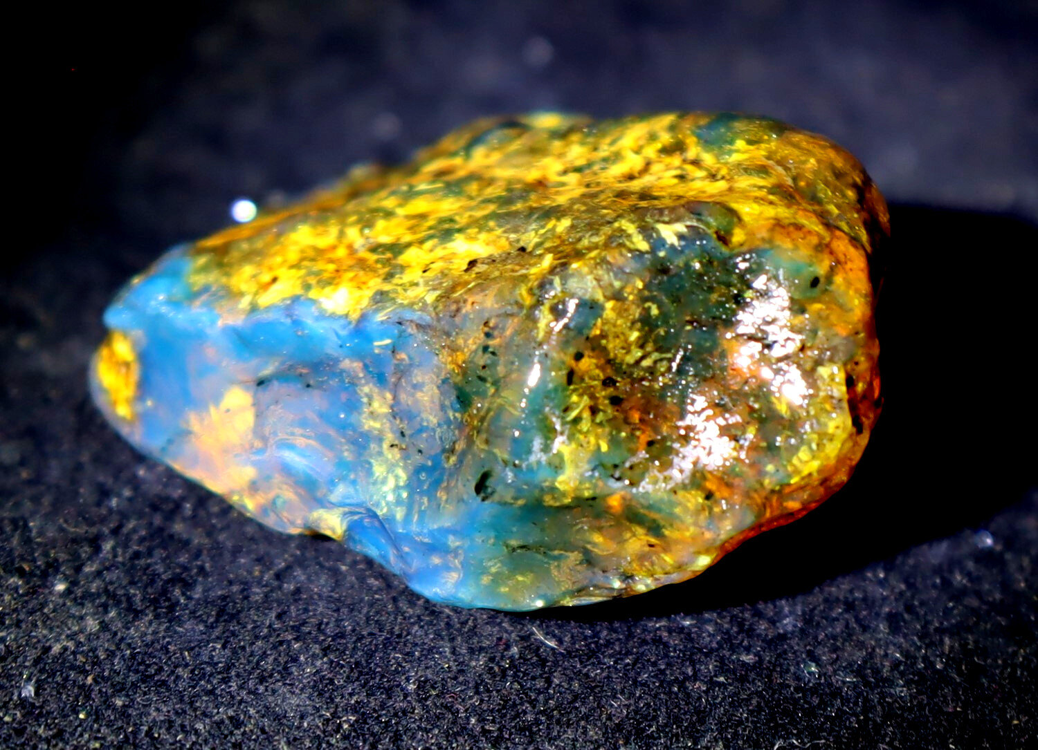 Charming Design Natural Dominican Clear Sky Blue Amber Rough Specimen 47mm 20g – photo 3