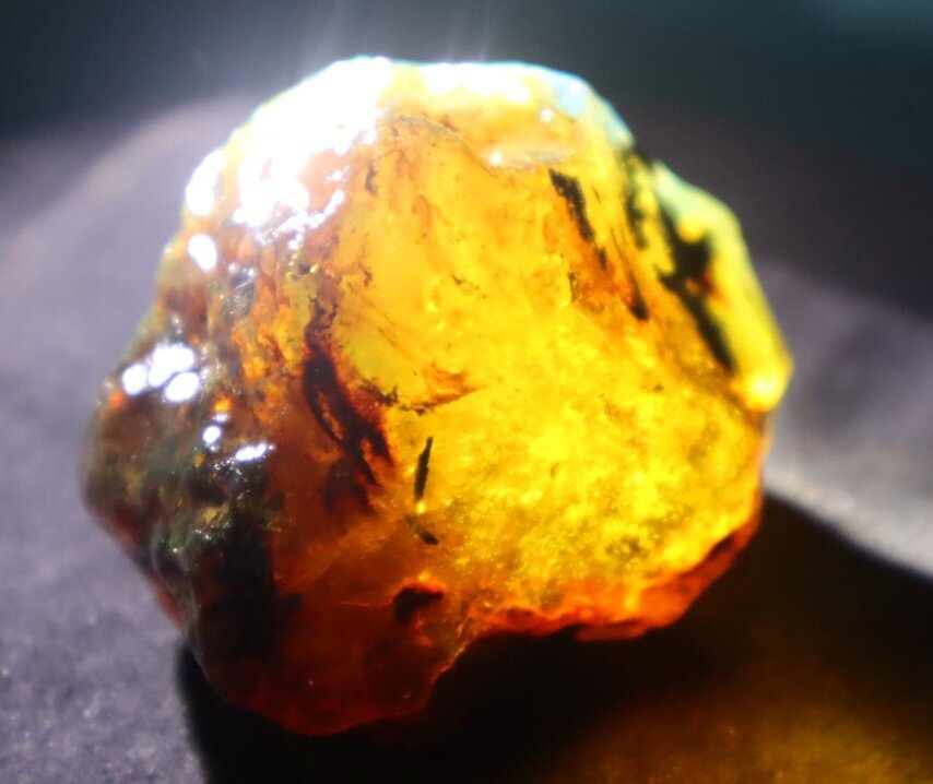 Charming Design Natural Dominican Clear Green Blue Amber Rough Specimen 50mm 26g – photo 13