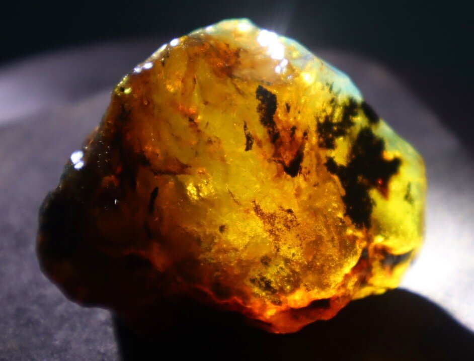 Charming Design Natural Dominican Clear Green Blue Amber Rough Specimen 50mm 26g – photo 15
